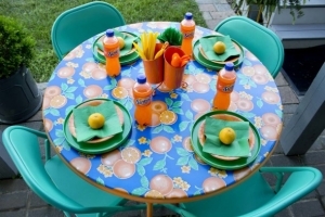 orange-folding-table-and-chairs-8-590x393-300x200